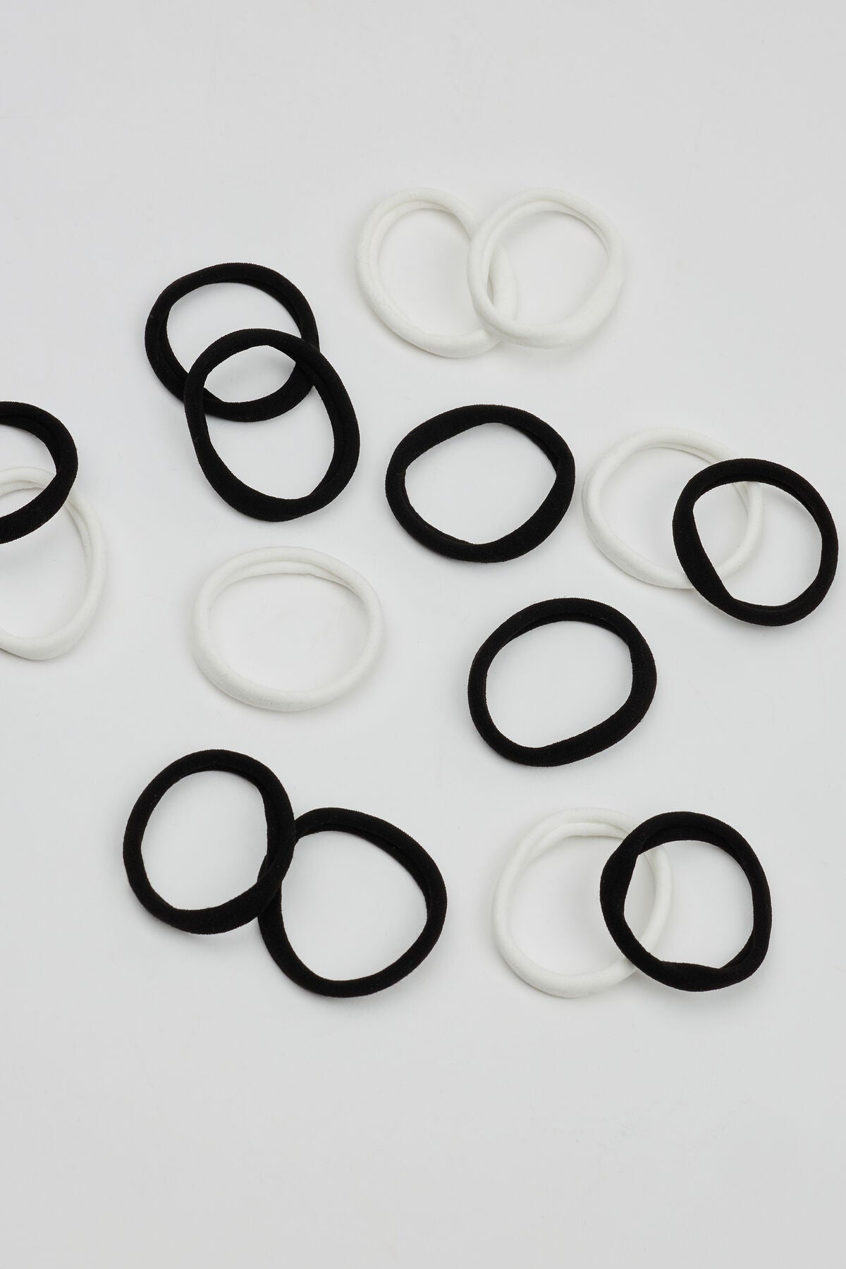 Pack of 18 Seamless Hair Elastics Black Garage Clothing Women