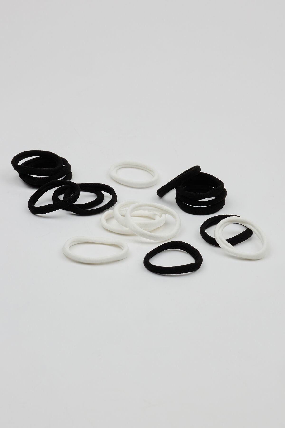 Pack of 18 Seamless Hair Elastics Black Garage Clothing Women