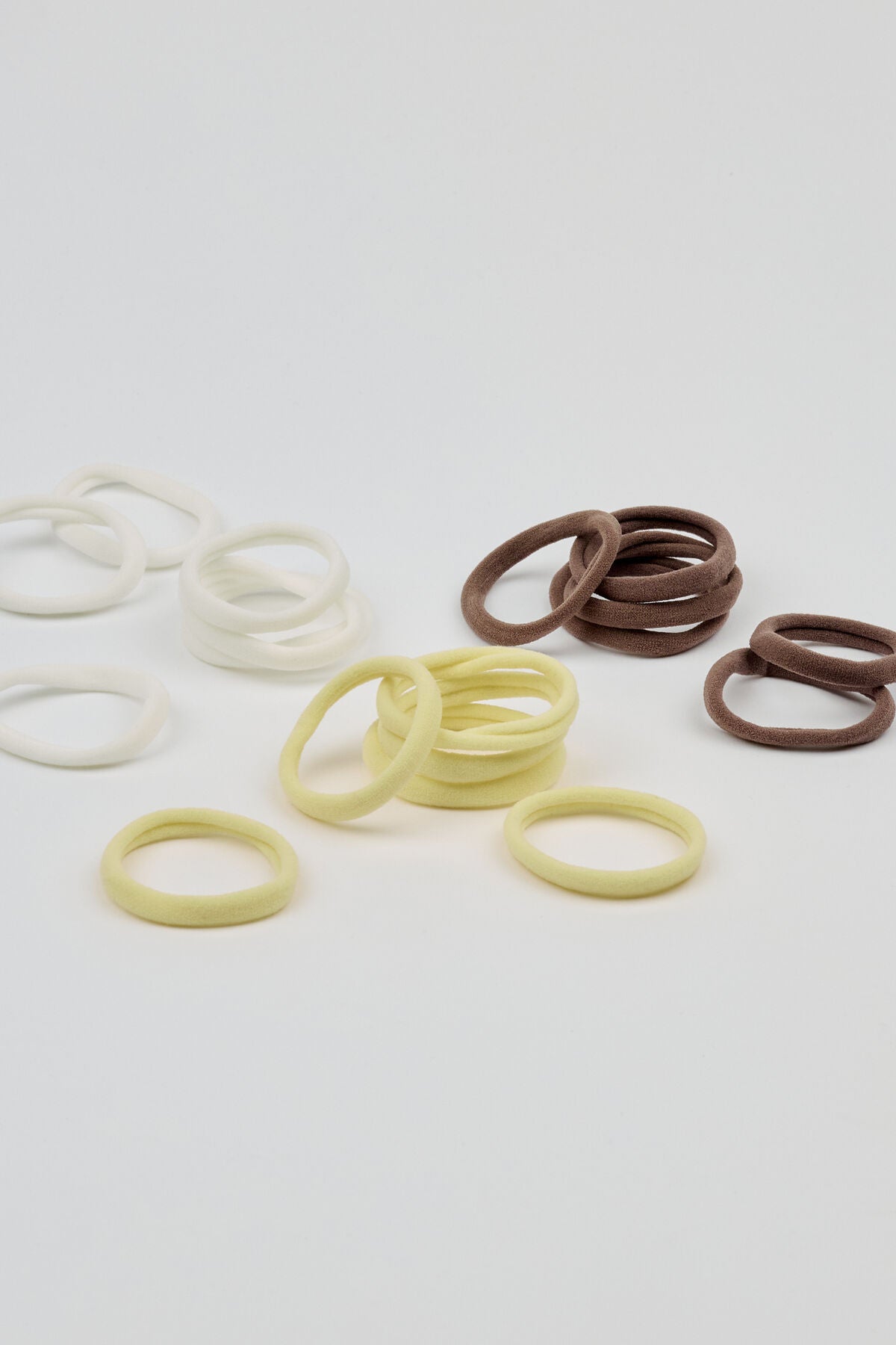 Pack of 18 Seamless Hair Elastics Beige Garage Clothing Women