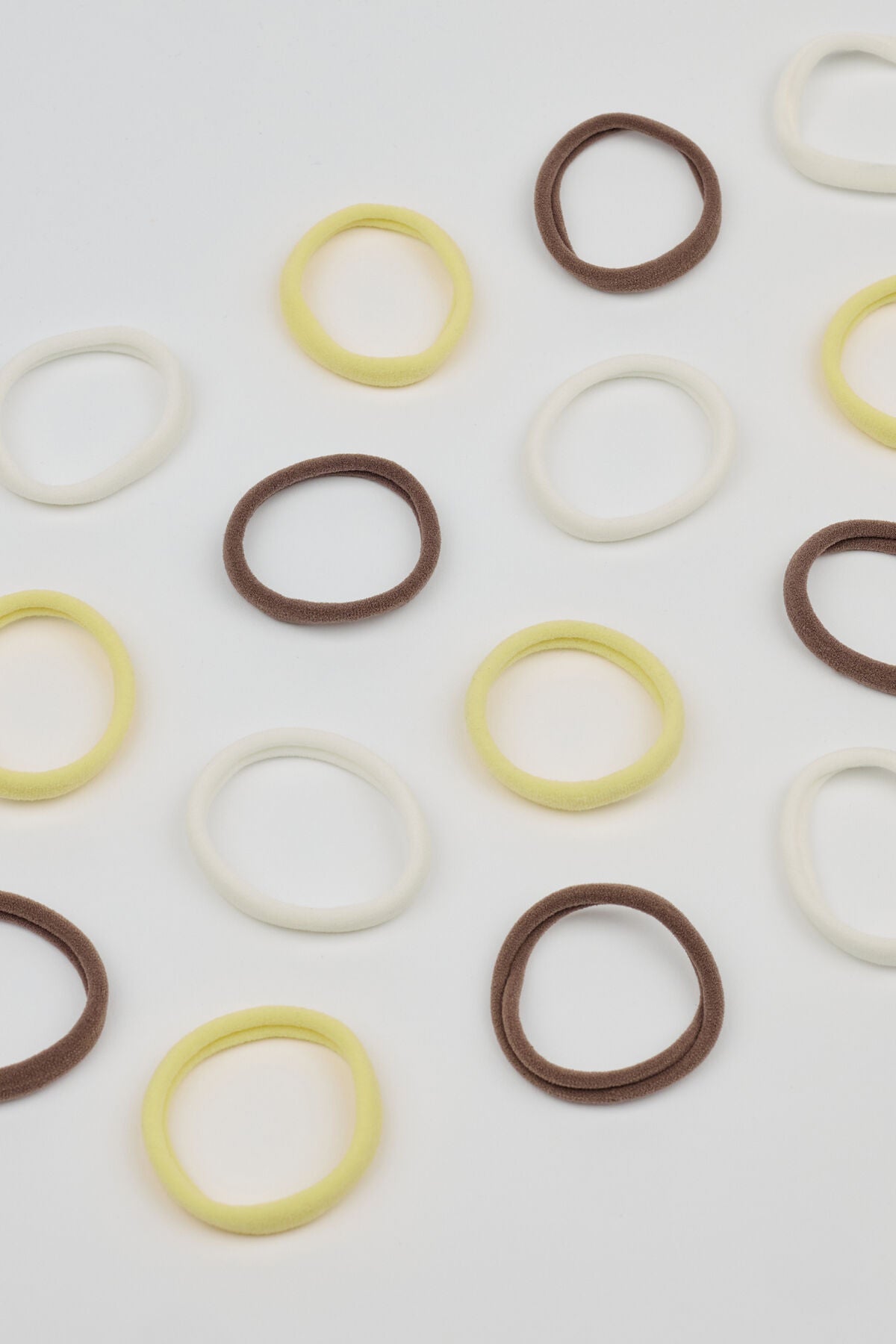 Pack of 18 Seamless Hair Elastics Beige Garage Clothing Women