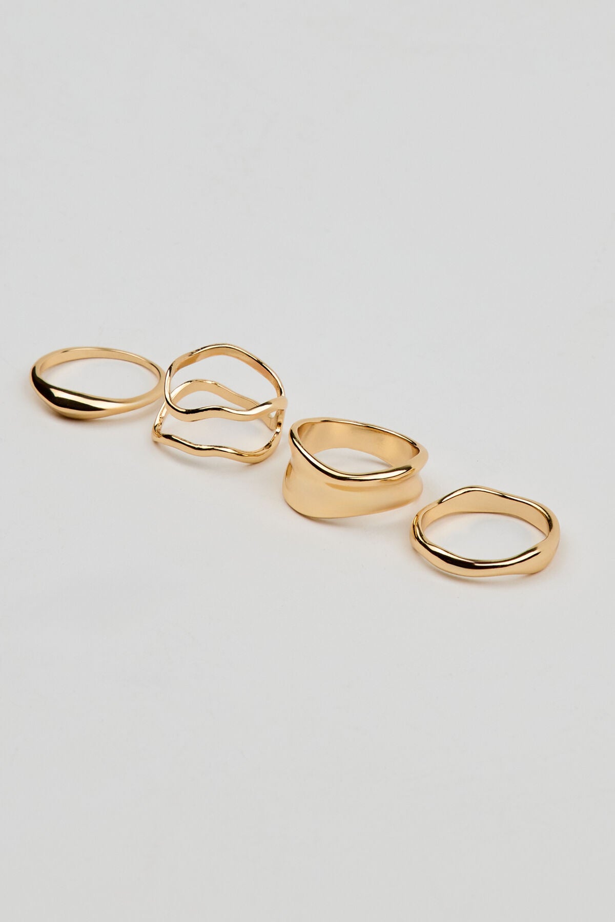 Set of 4 Wavy Minimal Rings Yellow Garage Clothing Women